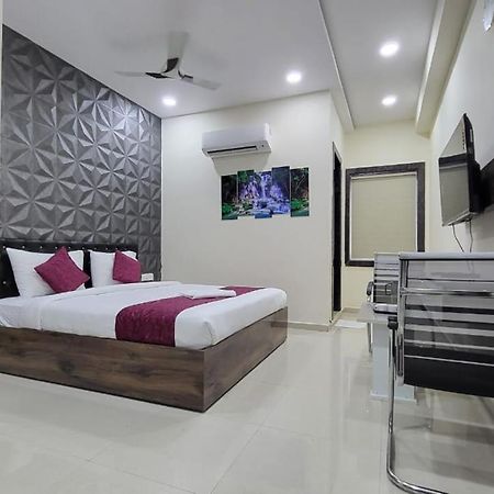Hotel Vaishnavi Grand Miriālgūda Εξωτερικό φωτογραφία