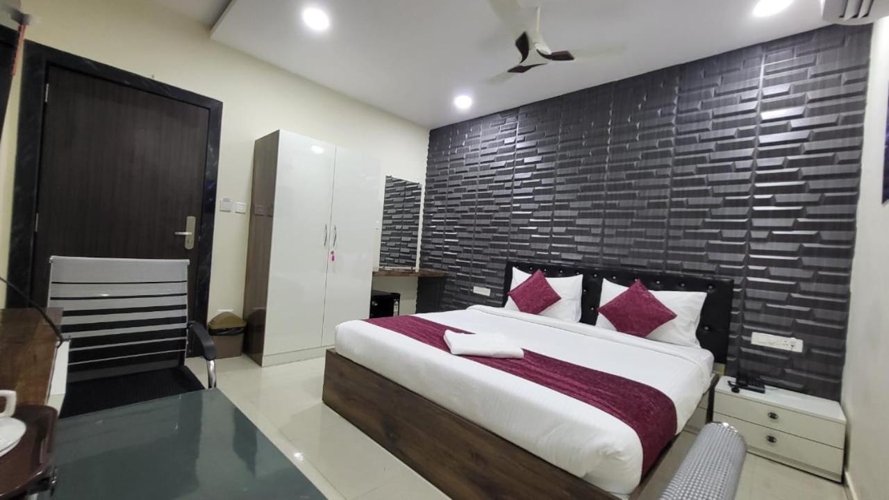 Hotel Vaishnavi Grand Miriālgūda Εξωτερικό φωτογραφία